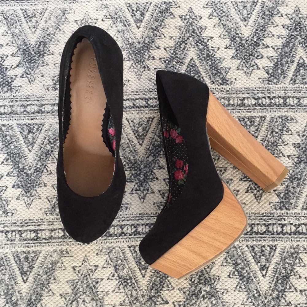 Forever 21. Pumps.